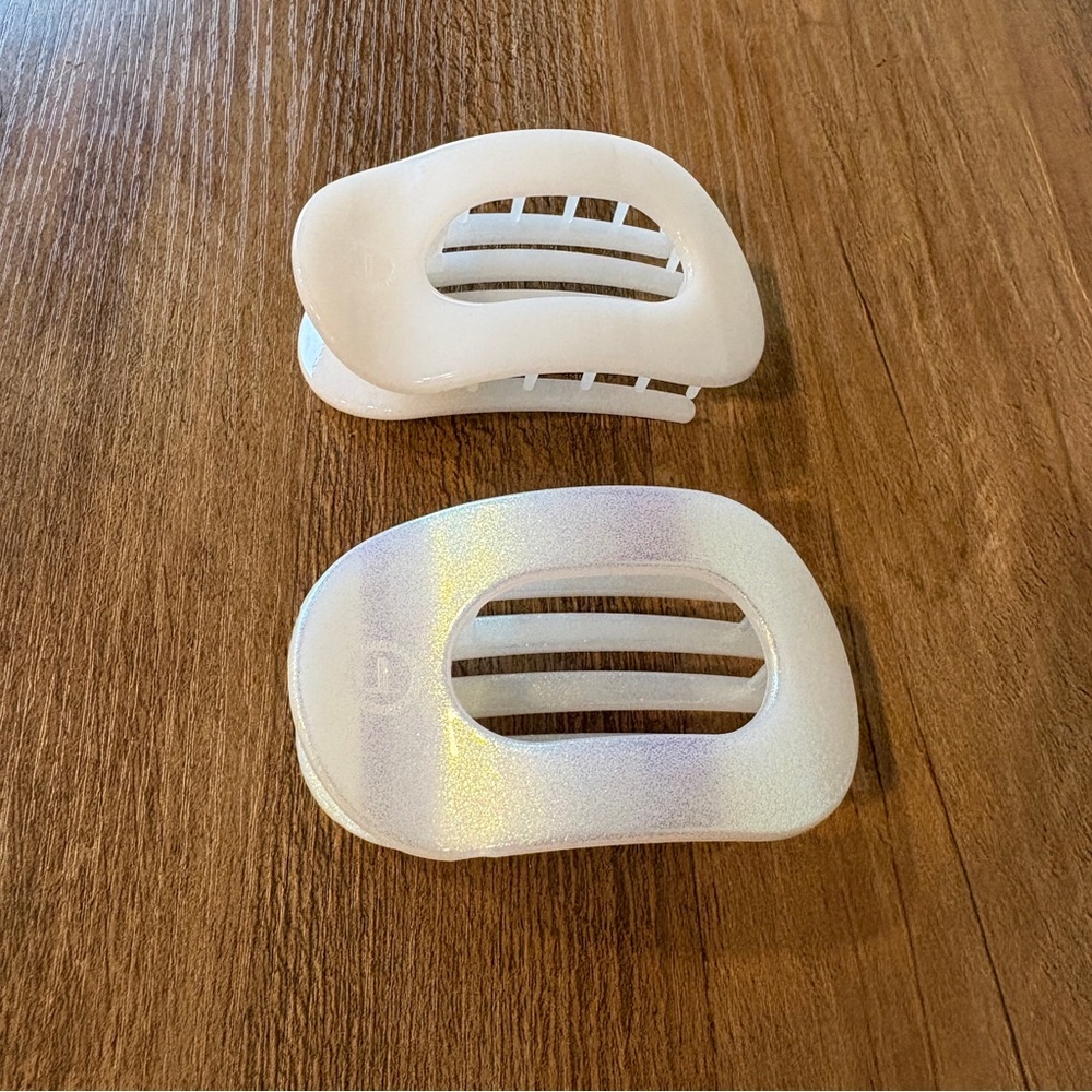 BUNDLE OF 2 - NWOT Teleties Flat Round Hair Clips, Small - White, MotherOfPearl